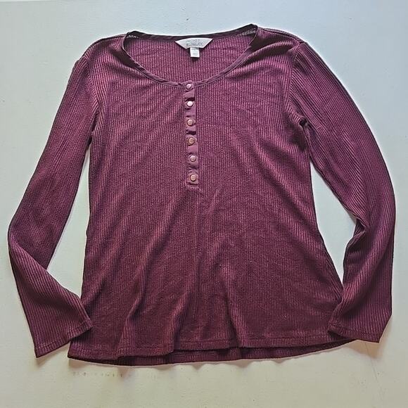 Market & Spruce Sweaters - Market & Spruce Long Sleeve Woman’s Size Small Buttons Purple Maroon‎